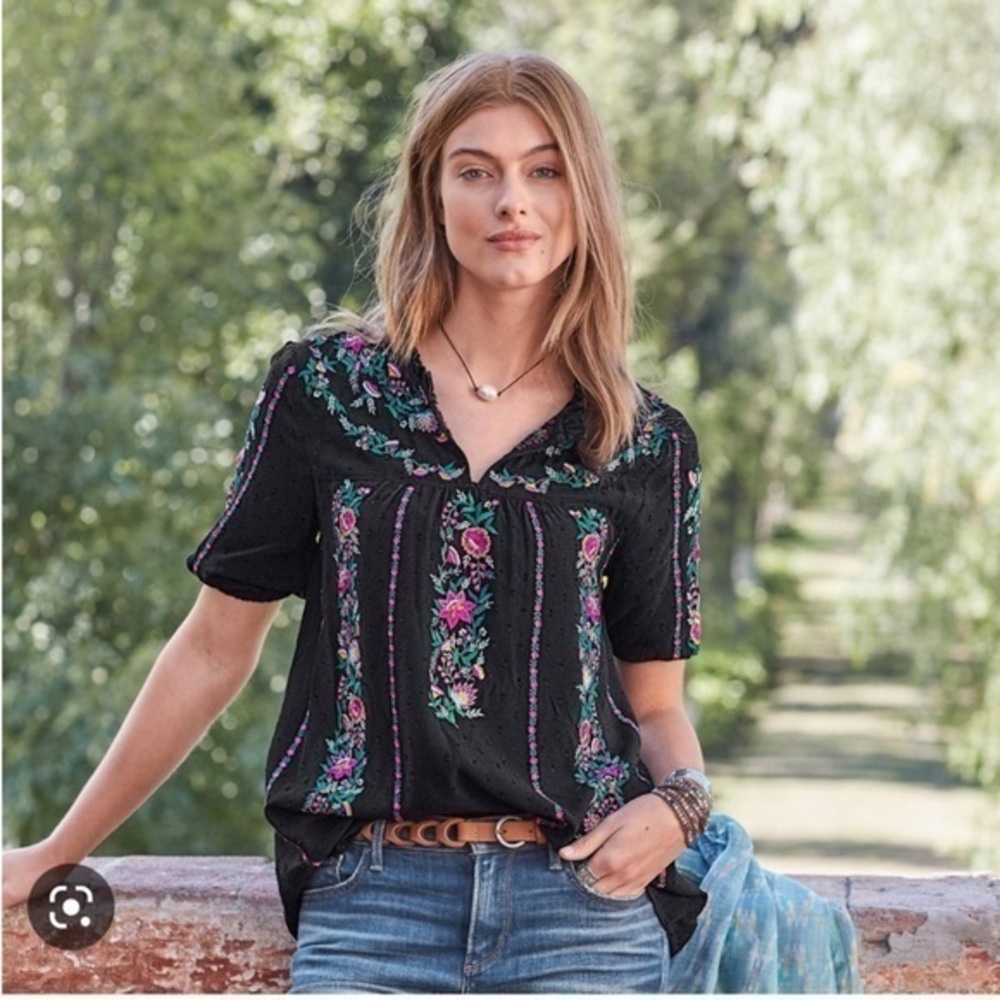 Sundance Dalilah Floral Embroidered Short Sleeve Top Black XS